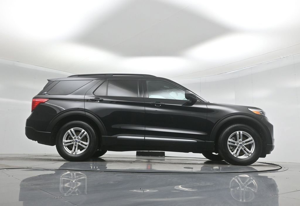 Certified 2022 Ford Explorer XLT image 48