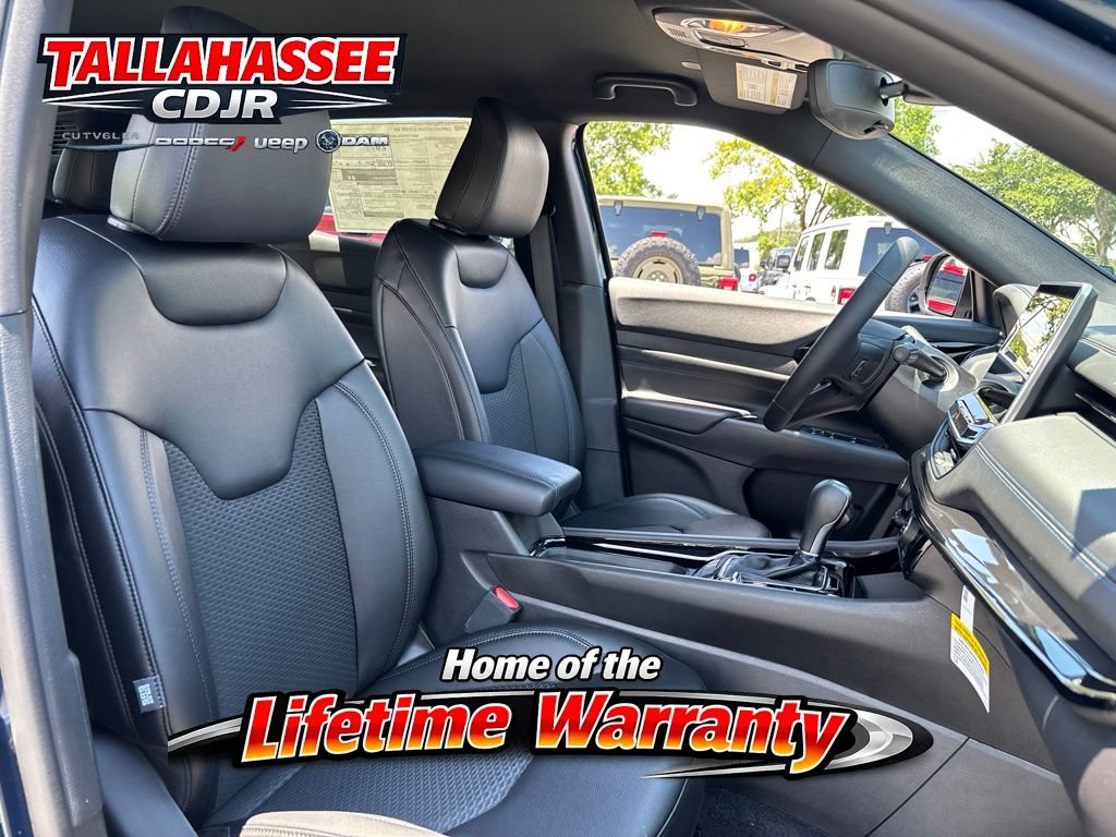 New 2026 Jeep Compass Latitude AWD/4WD image 32