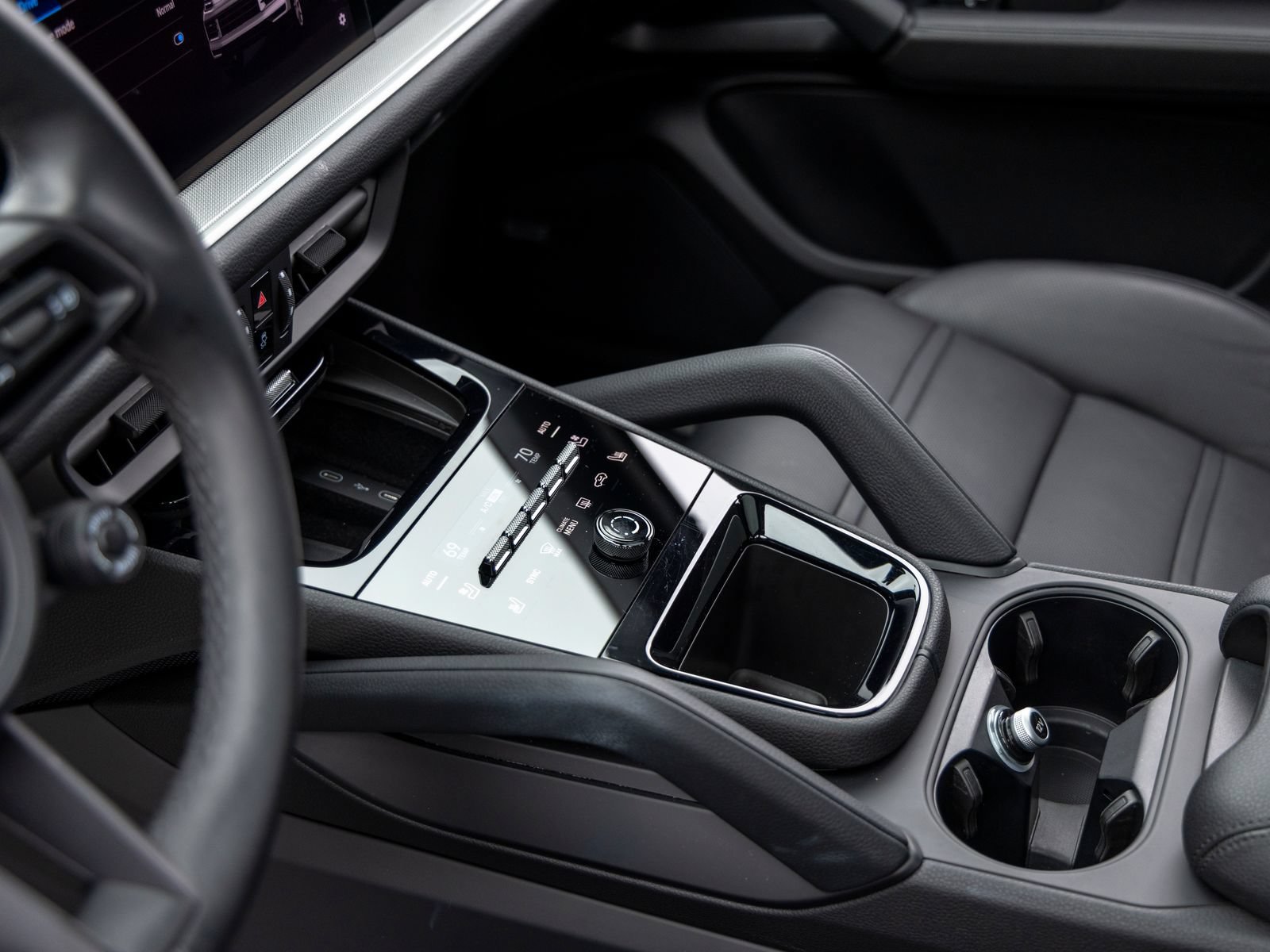 Certified 2026 Porsche Cayenne Coupe AWD/4WD image 40
