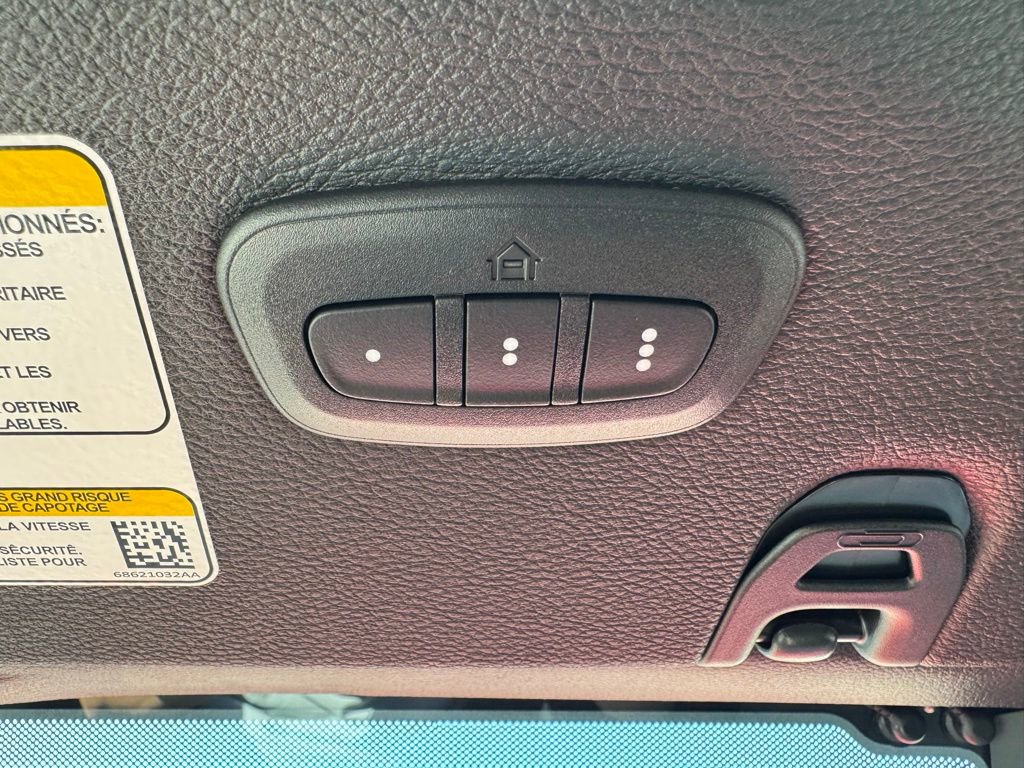 New 2025 Jeep Gladiator Willys image 15