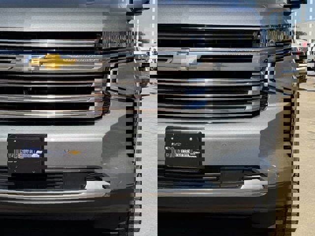 Used 2024 Chevrolet Suburban High Country w/ Premium Package image 11