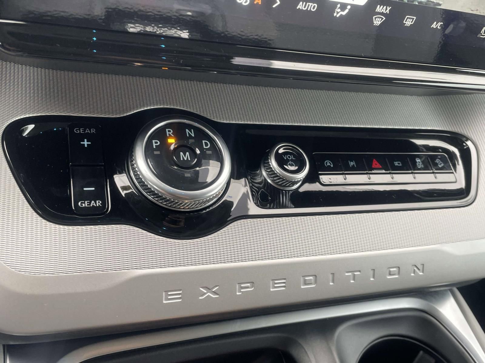 New 2025 Ford Expedition Max Active image 14