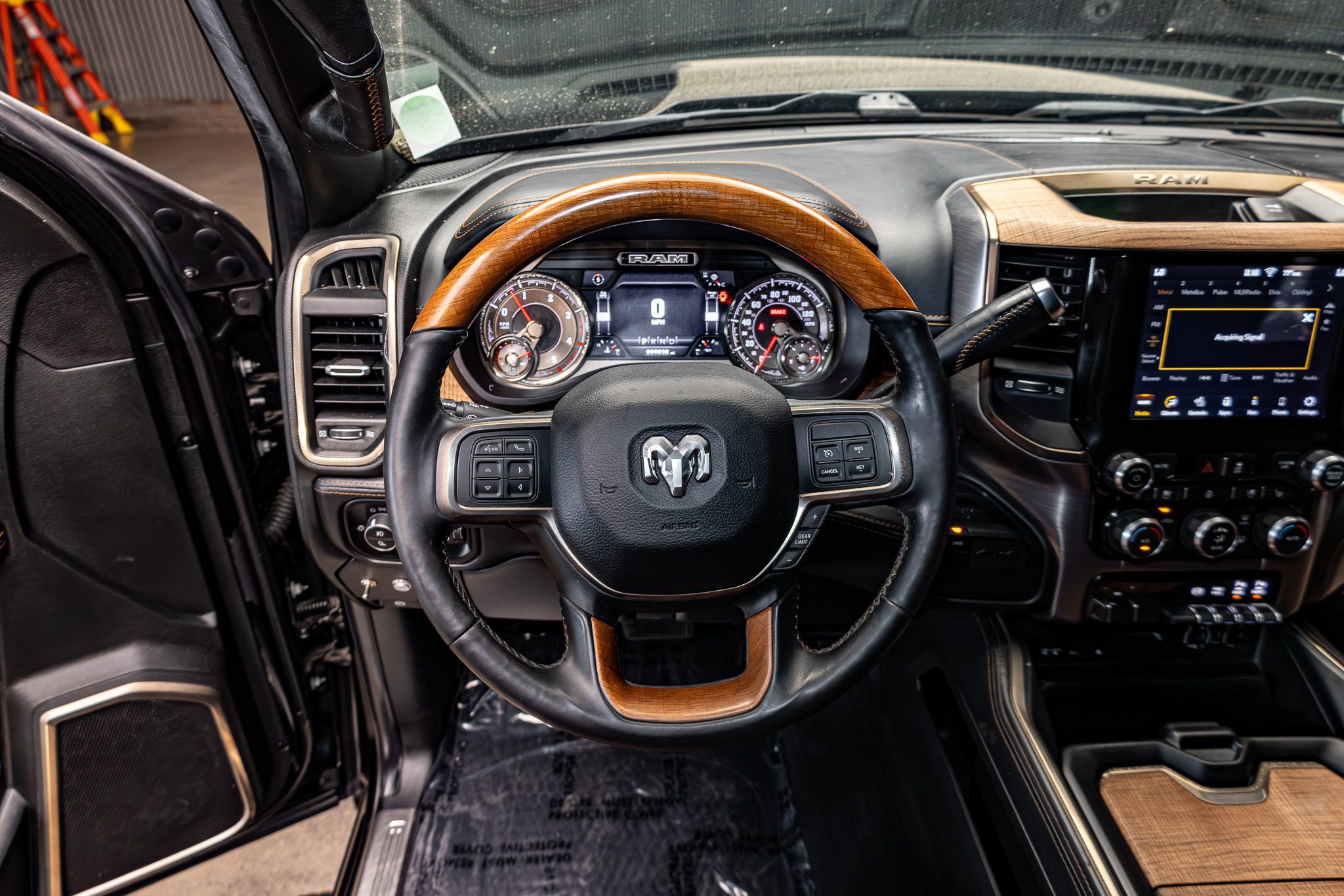 Used 2019 RAM 2500 Limited w/ Body Color Bumper Group AWD/4WD image 18