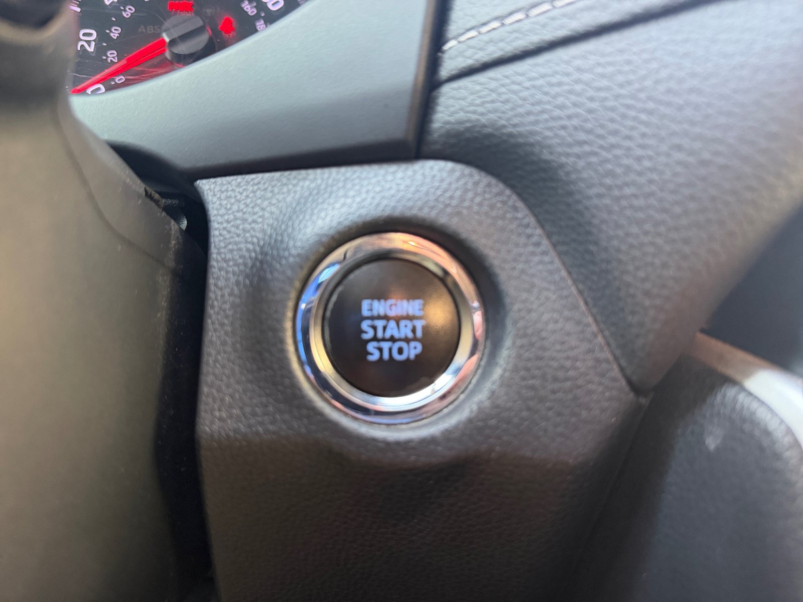 Used 2021 Toyota RAV4 XLE w/ Convenience Package FWD image 21