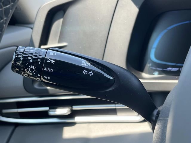 Used 2025 Hyundai Elantra Sport image 27