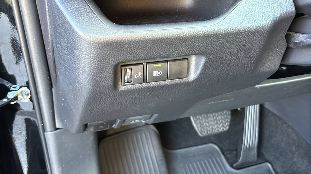 Used 2025 Toyota RAV4 LE AWD/4WD image 12