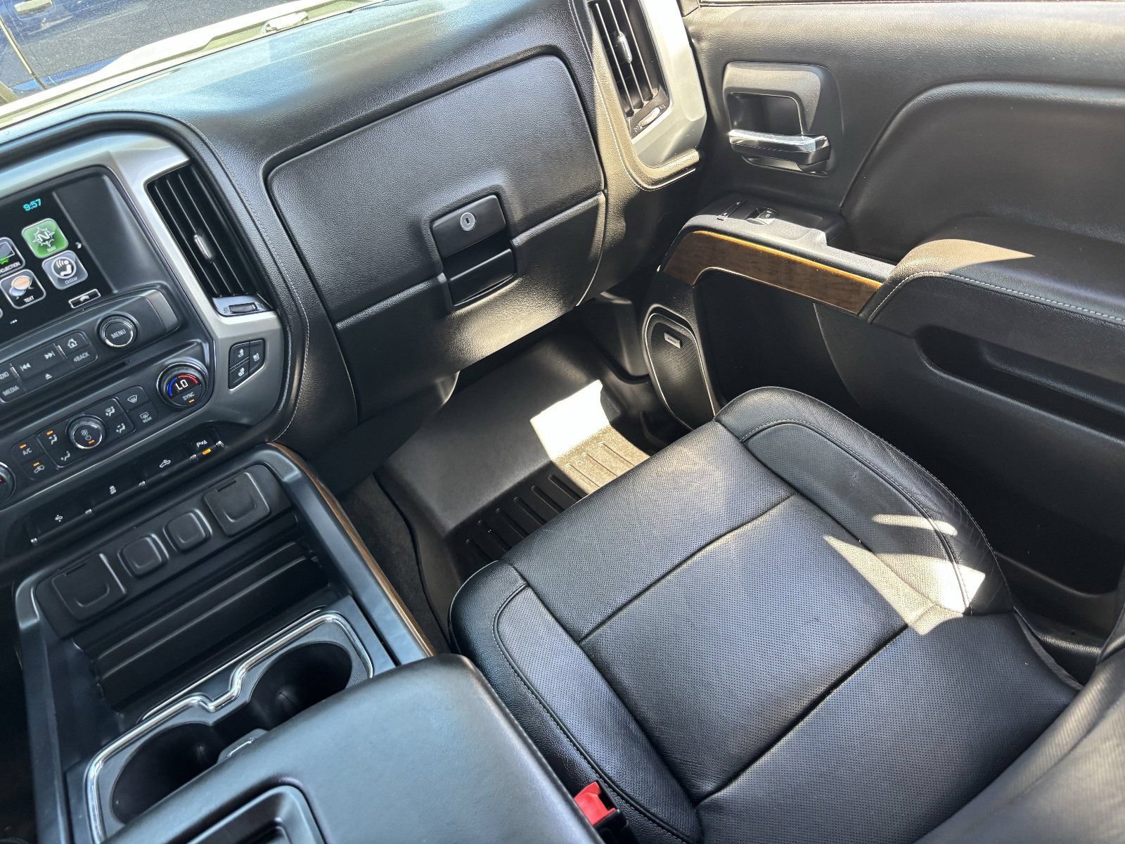 Used 2017 Chevrolet Silverado 1500 LTZ w/ Texas Edition AWD/4WD image 17