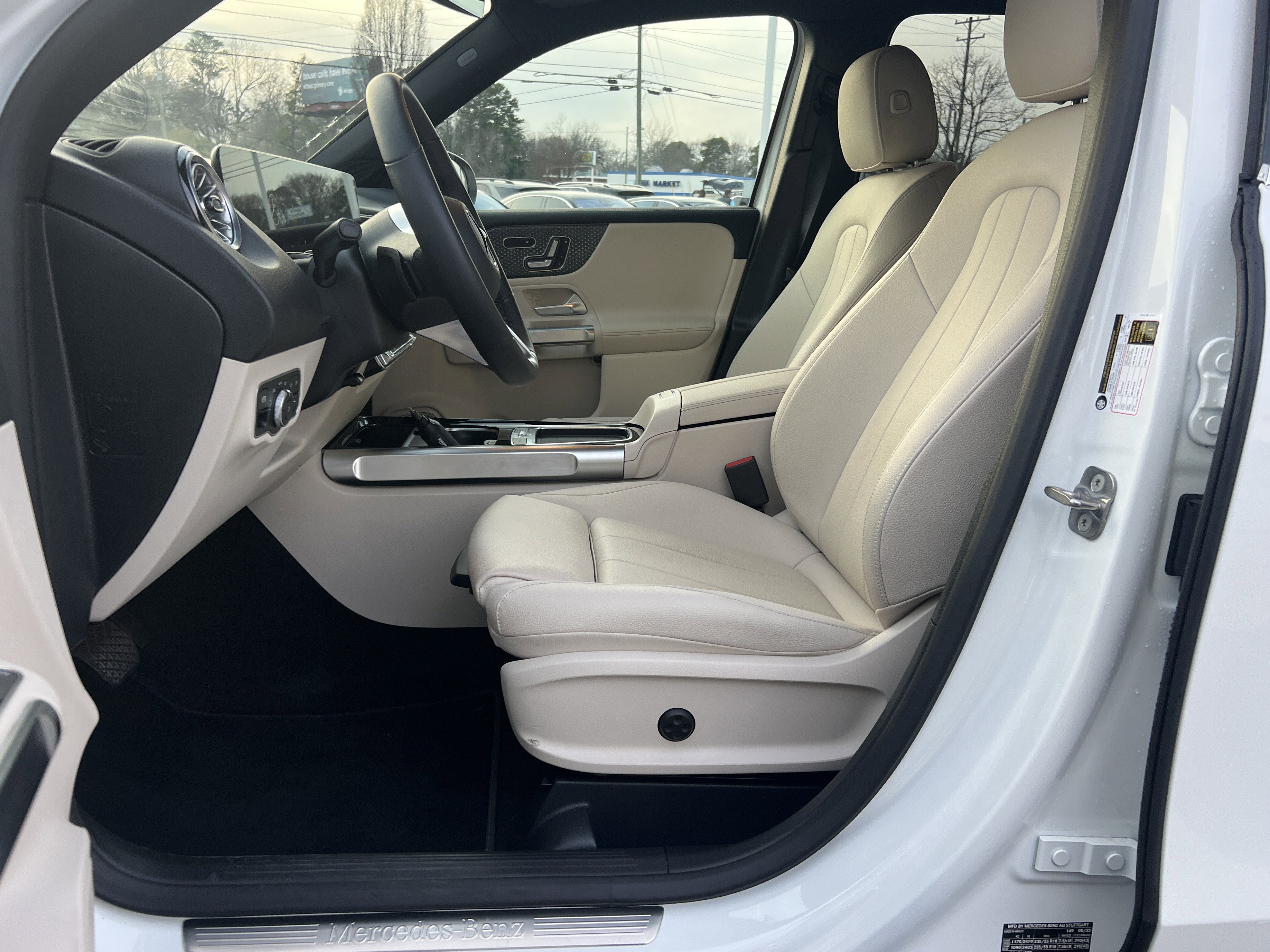 Certified 2025 Mercedes-Benz GLB 250 image 16