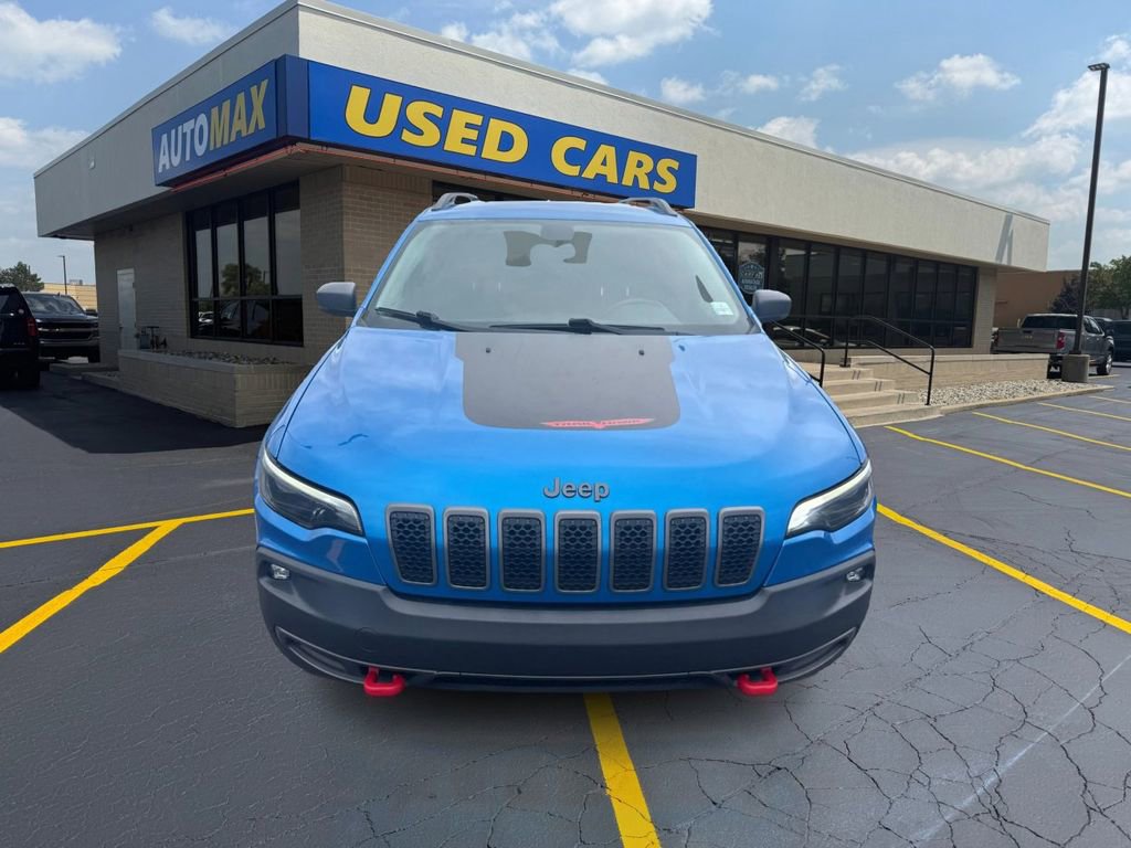 Used 2019 Jeep Cherokee Trailhawk w/ Cold Weather Group AWD/4WD image 3