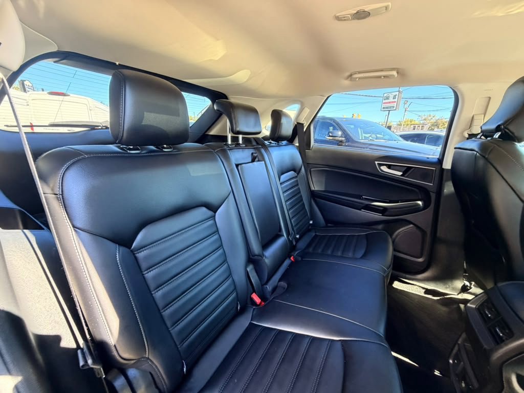 Used 2019 Ford Edge SEL w/ Equipment Group 201A AWD/4WD image 23