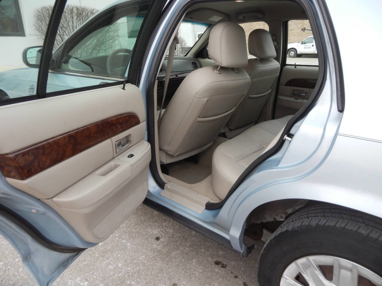 Used 2006 Mercury Grand Marquis GS image 25