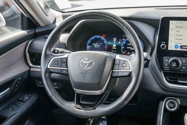 Used 2024 Toyota Grand Highlander Limited image 16