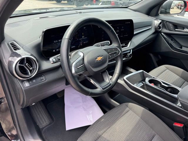 Used 2025 Chevrolet Equinox LT FWD image 12