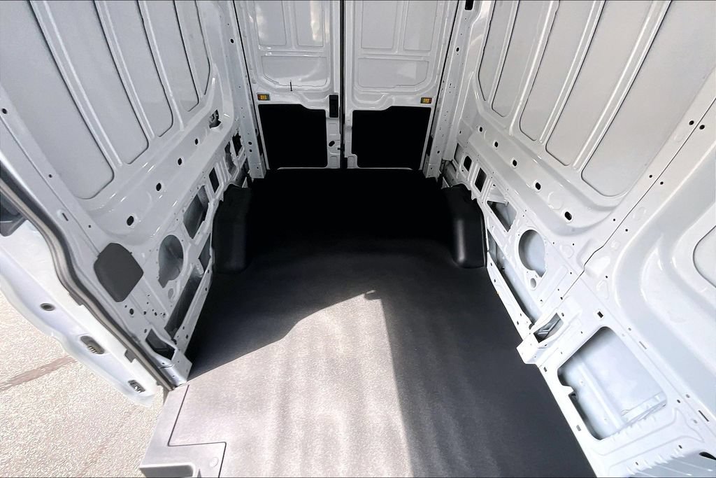 New 2026 Ford Transit 250 148 Medium Roof RWD image 10
