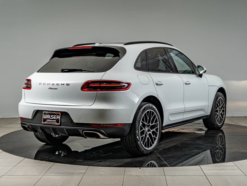 Used 2018 Porsche Macan AWD/4WD image 9