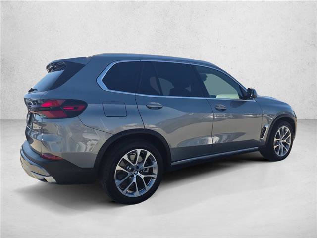 Certified 2026 BMW X5 xDrive50e w/ Executive Package AWD/4WD image 5