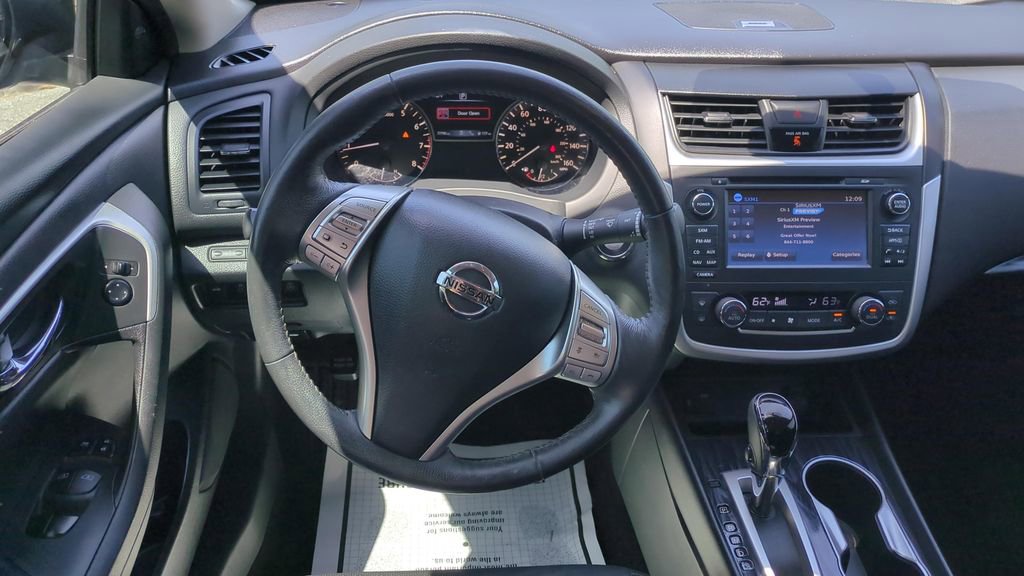 Used 2016 Nissan Altima 2.5 SL w/ 2.5 Technology w/LED Package image 12