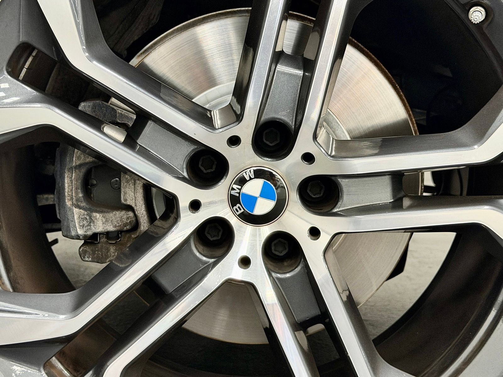 Used 2023 BMW X5 sDrive40i w/ Premium Package image 19