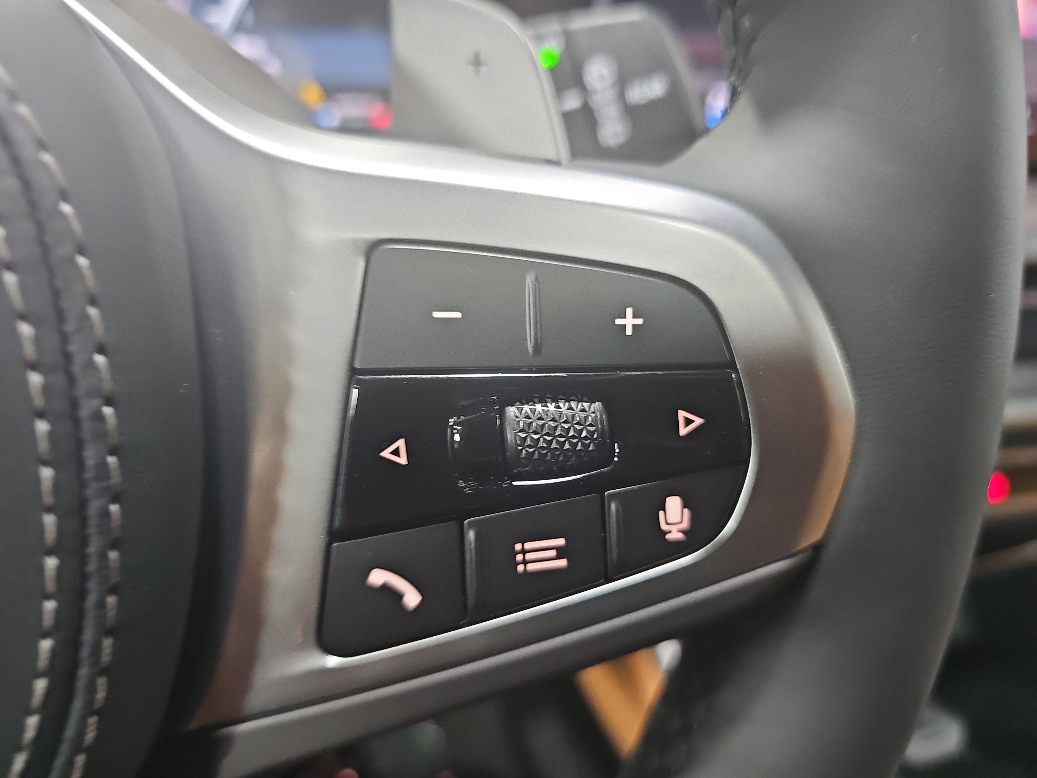 New 2026 BMW X5 xDrive40i w/ M Sport Package AWD/4WD image 18