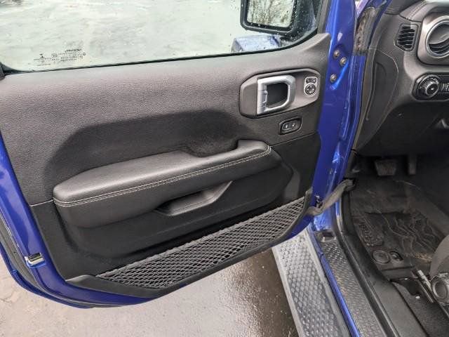 Used 2020 Jeep Wrangler Unlimited Sahara image 14