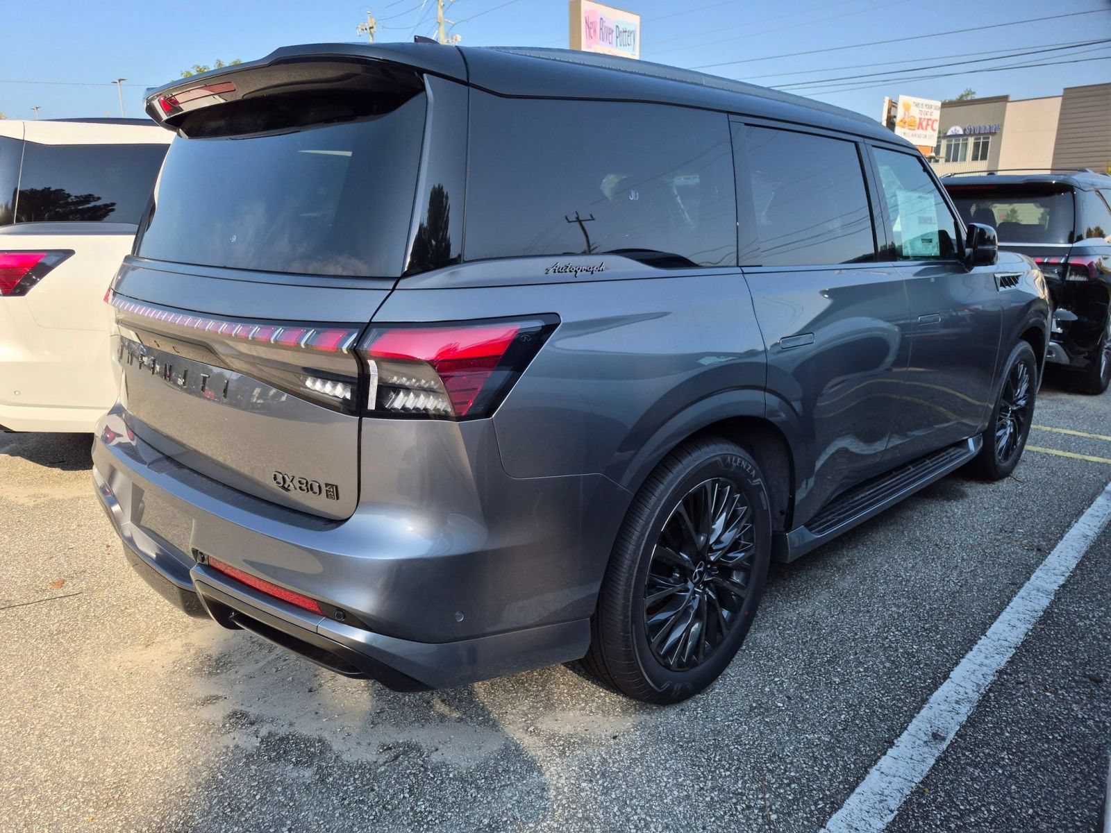 New 2027 INFINITI QX80 Autograph w/ Premium Cargo Package AWD/4WD image 2