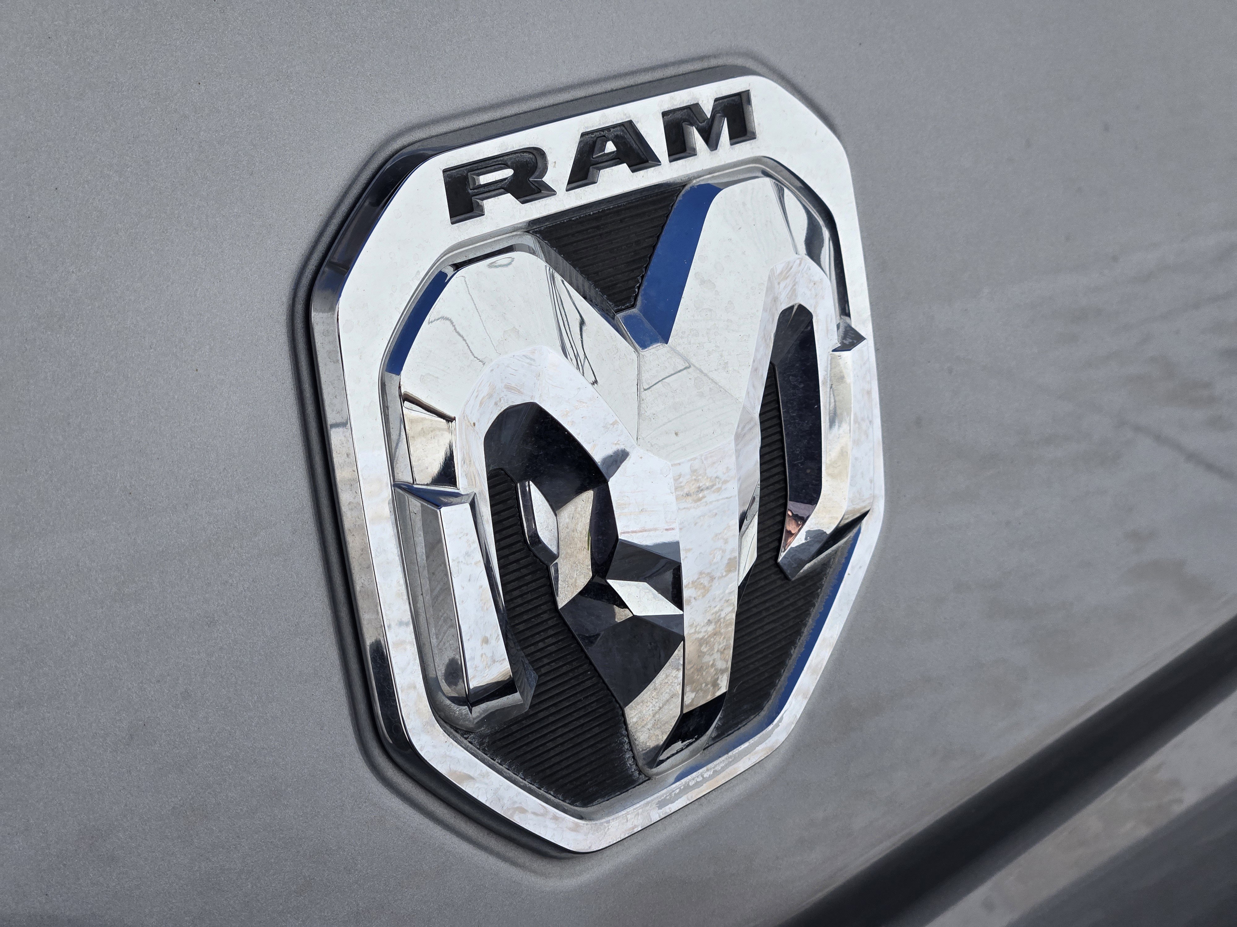 Used 2022 RAM 2500 Limited image 12