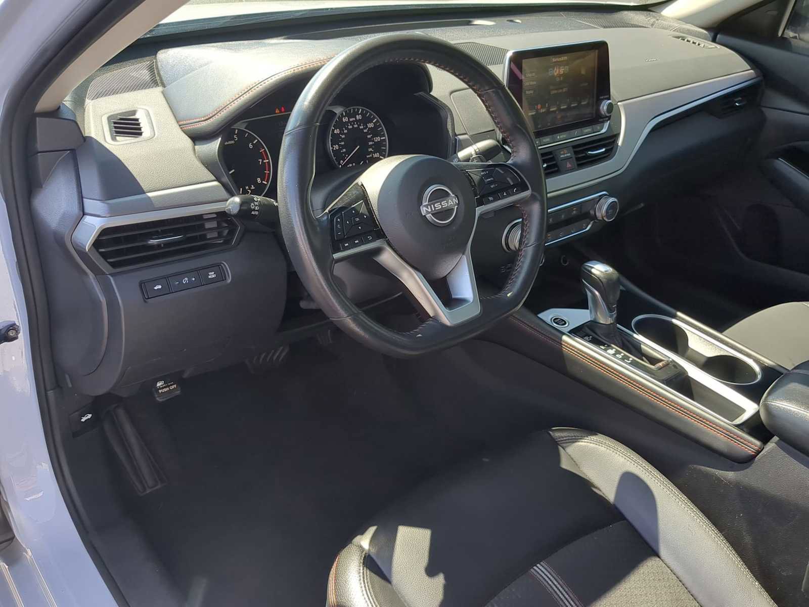 Used 2024 Nissan Altima 2.5 SR FWD image 15