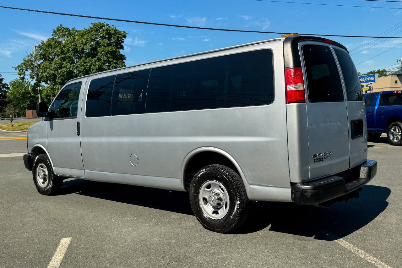 Used 2016 Chevrolet Express 3500 LS RWD image 6