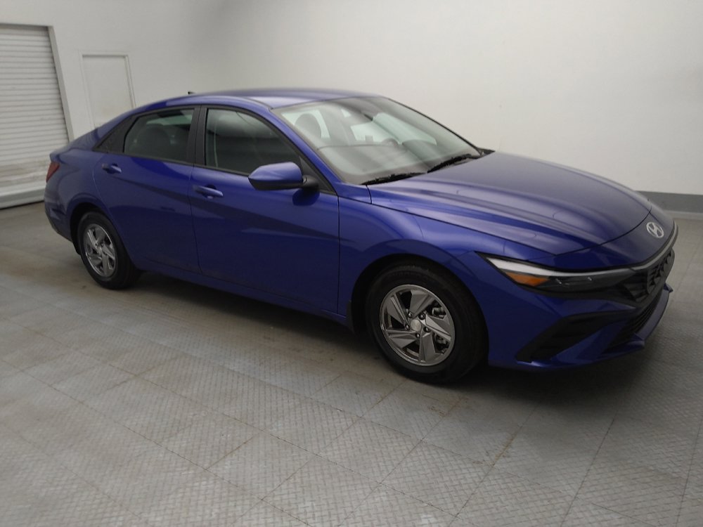 Used 2025 Hyundai Elantra SE image 11
