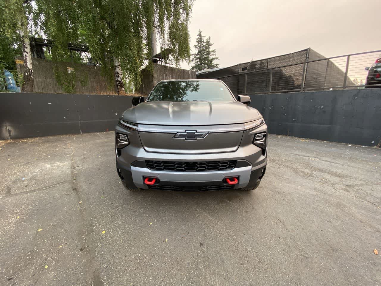 Used 2026 Chevrolet Silverado EV Trail Boss AWD/4WD image 9