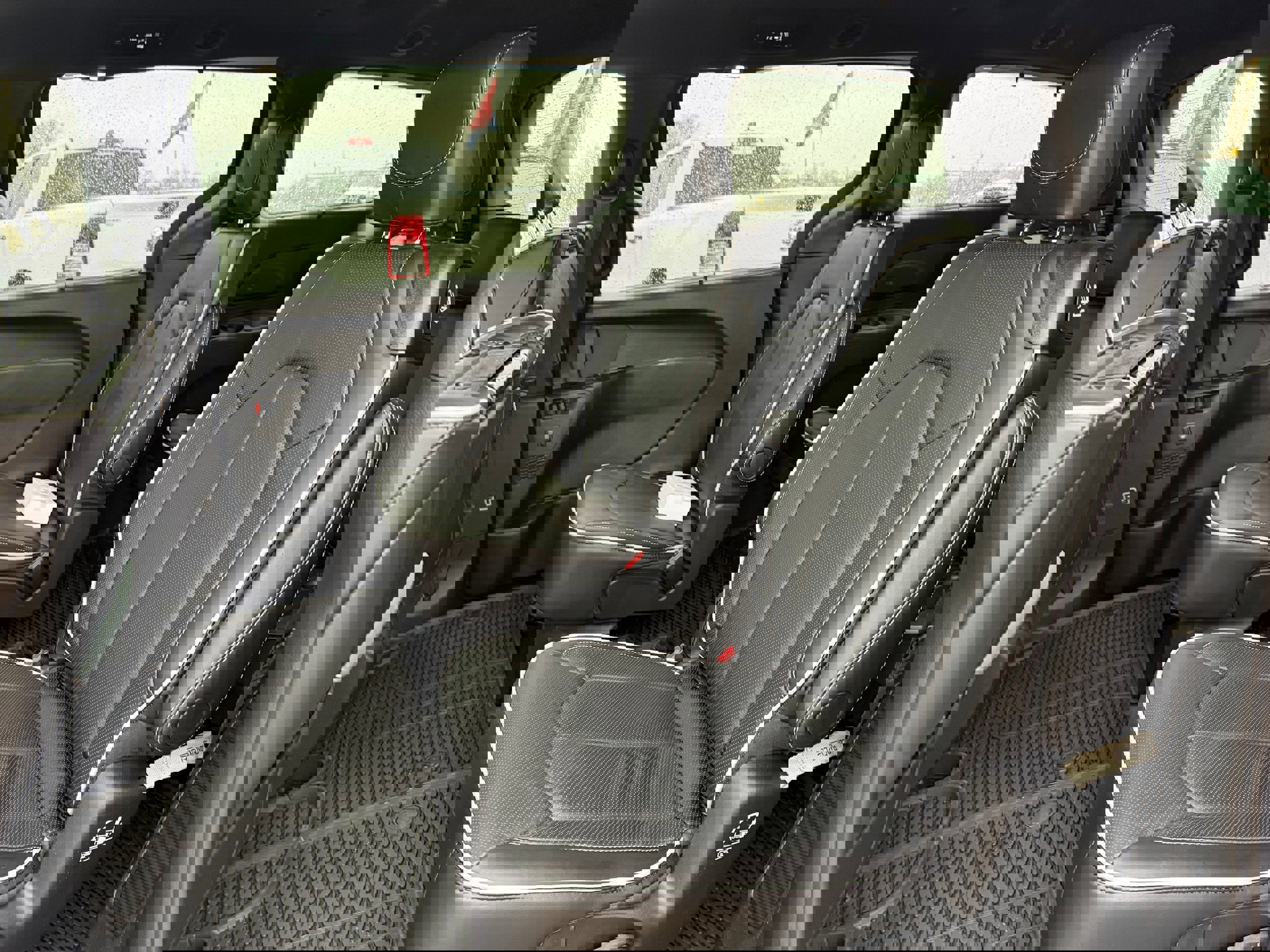 New 2026 Chrysler Pacifica Limited w/ Uconnect Theater Family Group image 11