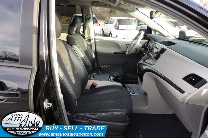 Used 2012 Toyota Sienna SE FWD image 21