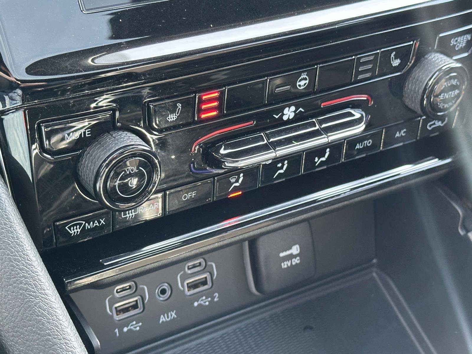 Used 2023 Jeep Grand Cherokee L Laredo image 27