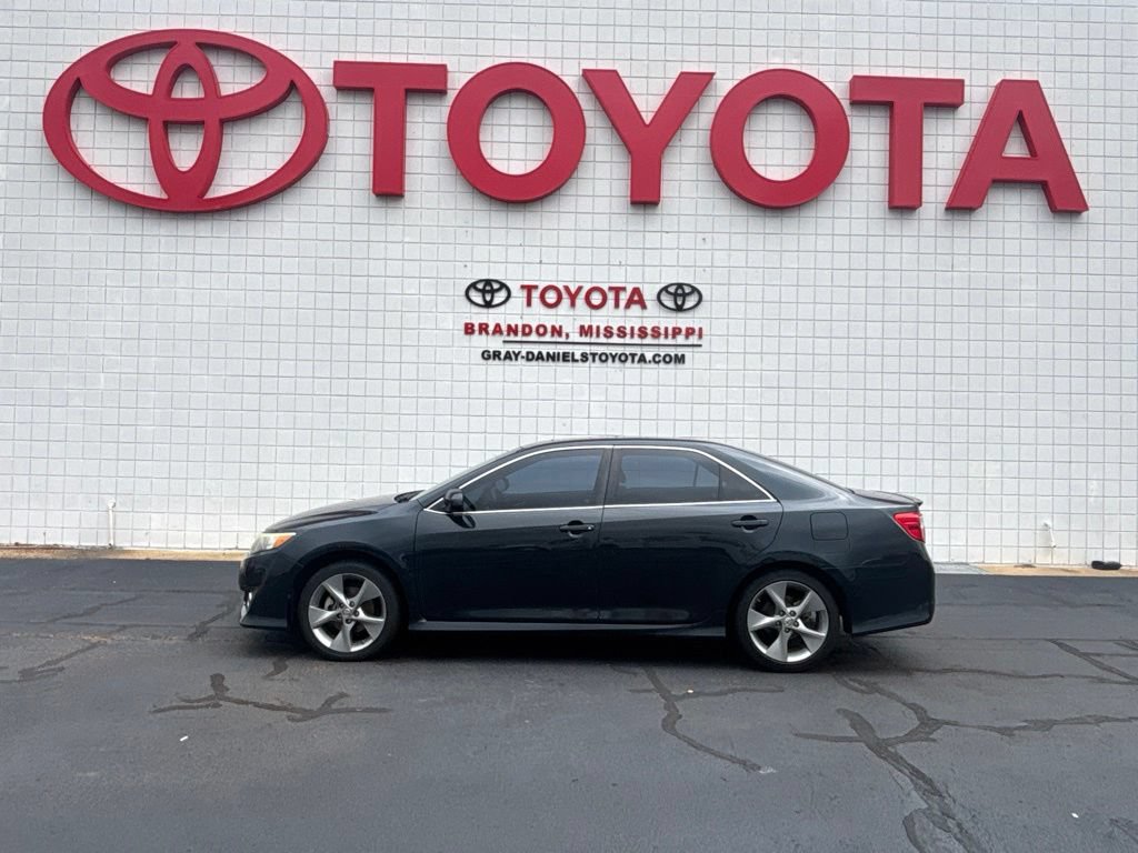 Used 2014 Toyota Camry SE FWD image 4