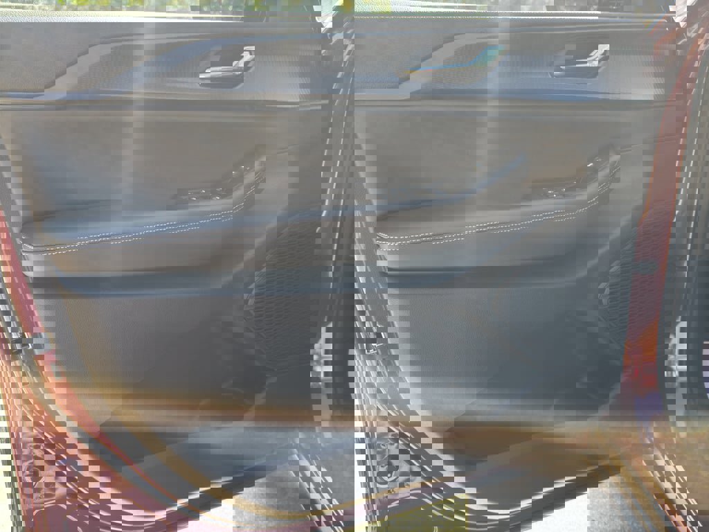 New 2025 Jeep Grand Cherokee Altitude image 11