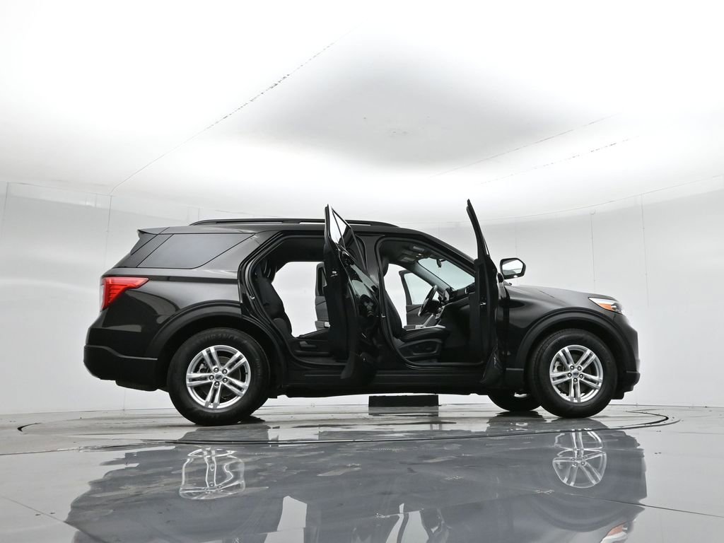 Certified 2022 Ford Explorer XLT w/ Equipment Group 202A image 54