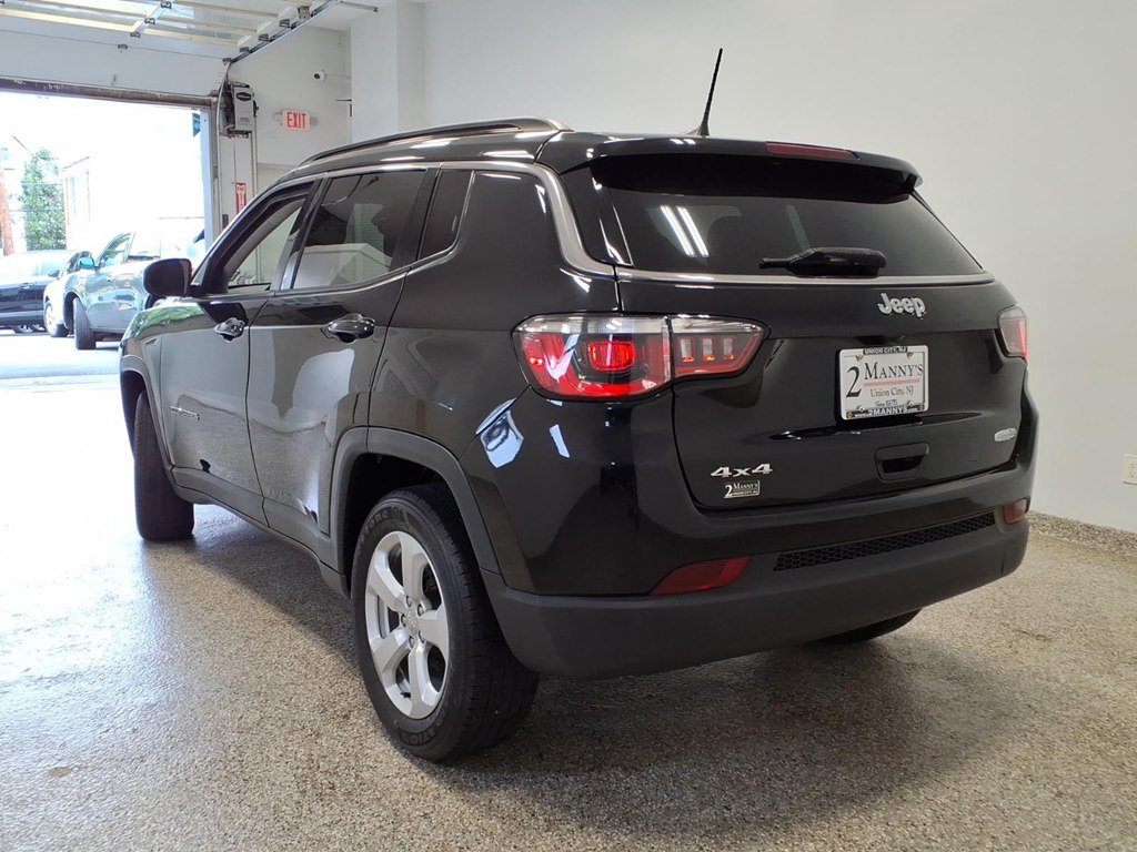 Used 2021 Jeep Compass Latitude w/ Sun and Sound Group AWD/4WD image 6