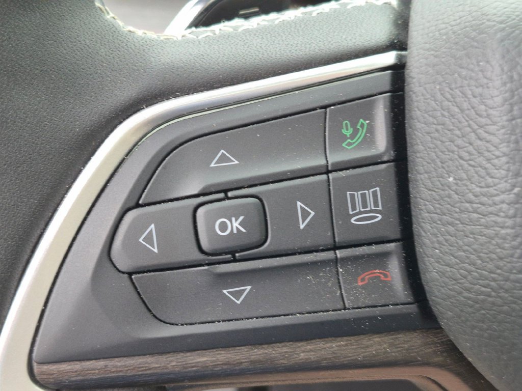 New 2026 Jeep Grand Cherokee Limited RWD image 16