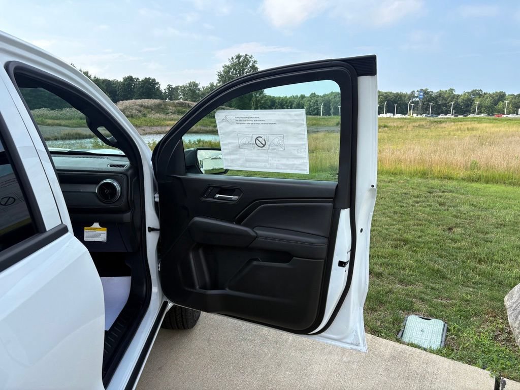 New 2026 Chevrolet Colorado LT w/ LT Convenience Package AWD/4WD image 34