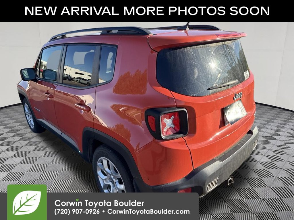 Used 2017 Jeep Renegade Latitude FWD image 5