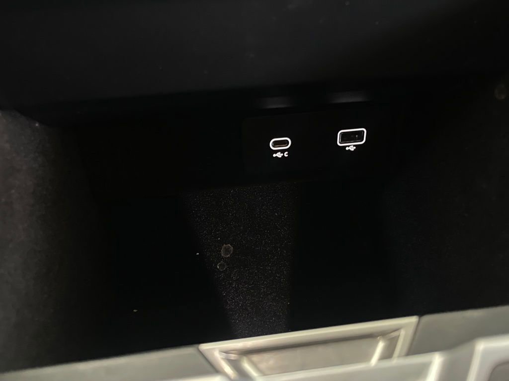 Used 2024 Land Rover Range Rover Sport SE image 36