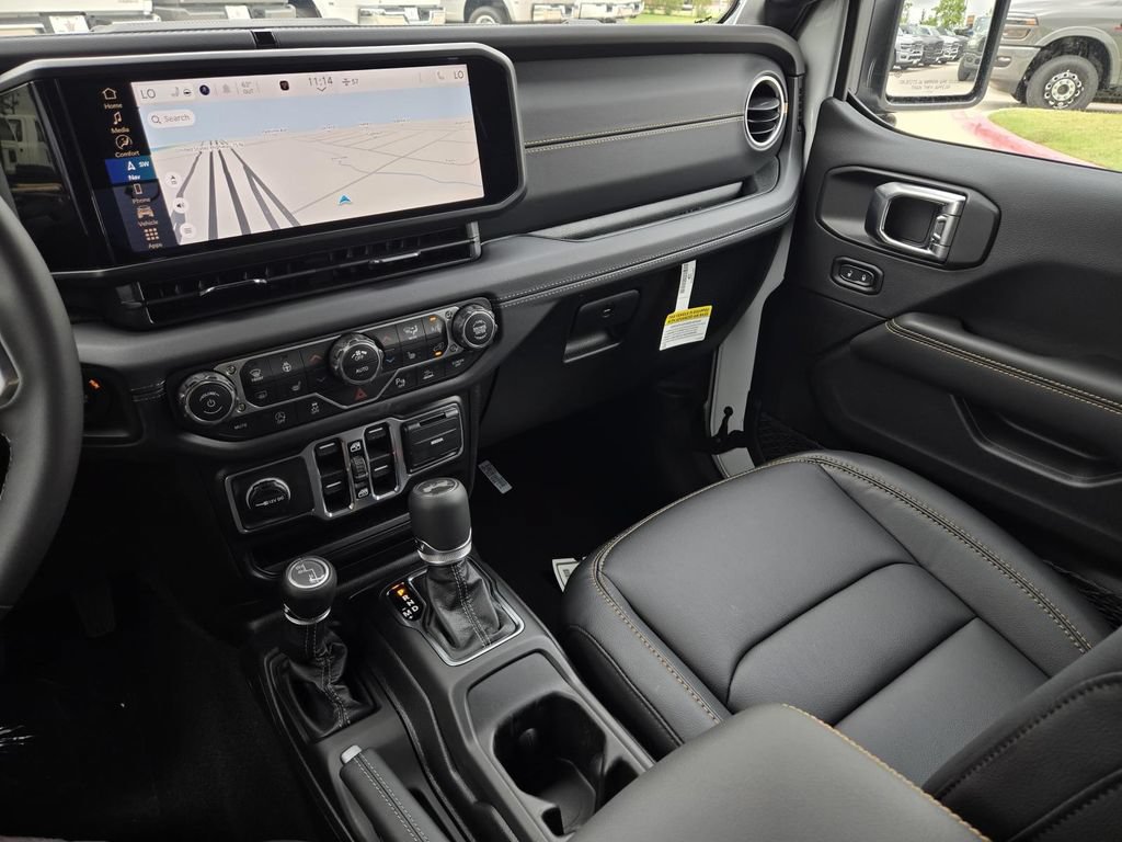 New 2026 Jeep Wrangler Unlimited Sahara AWD/4WD image 18