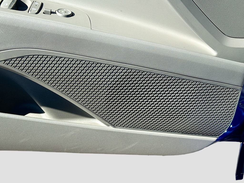 Used 2025 Hyundai Elantra Sport image 23