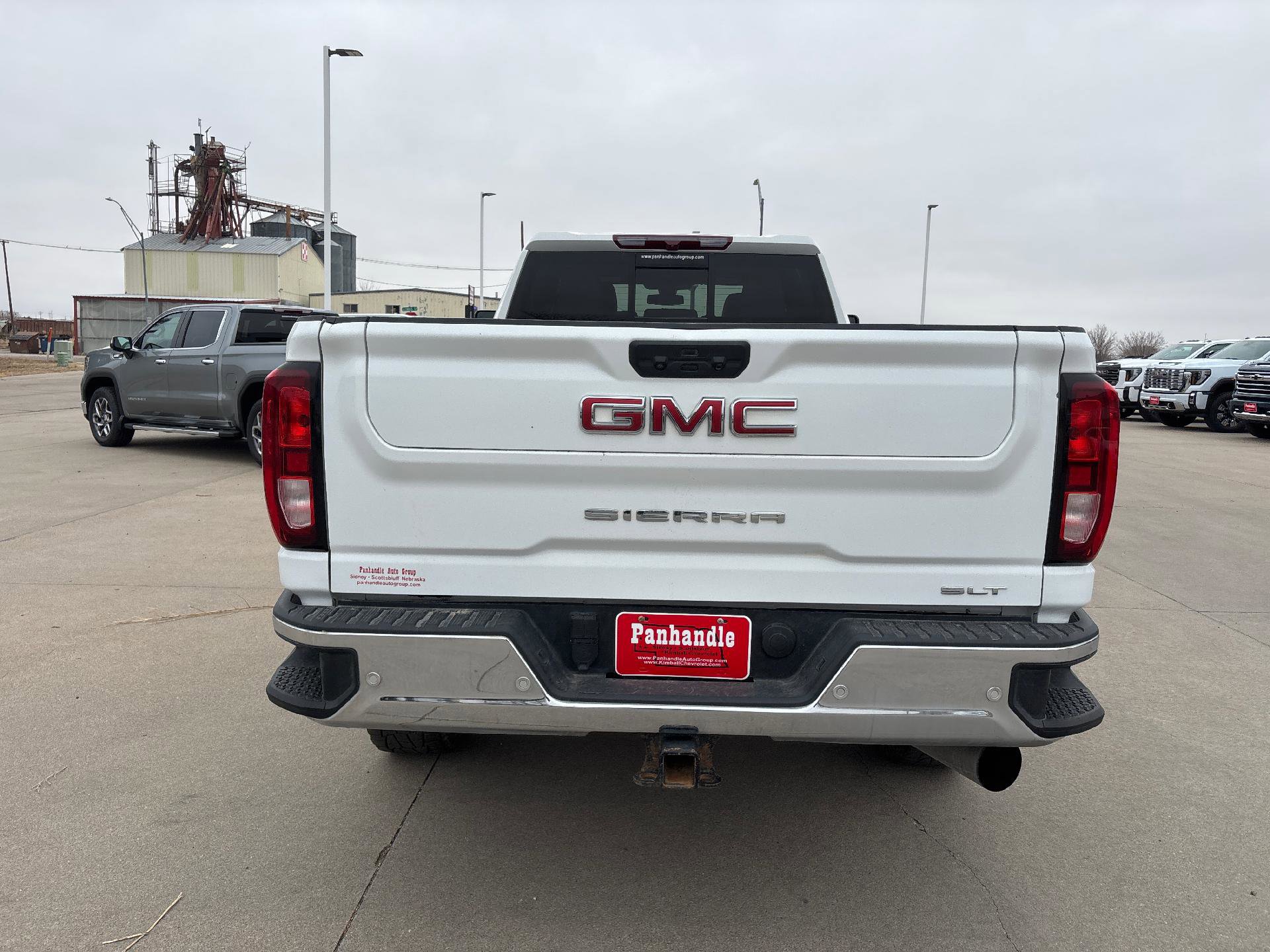 Used 2023 GMC Sierra 2500 SLT w/ SLT Preferred Package image 4