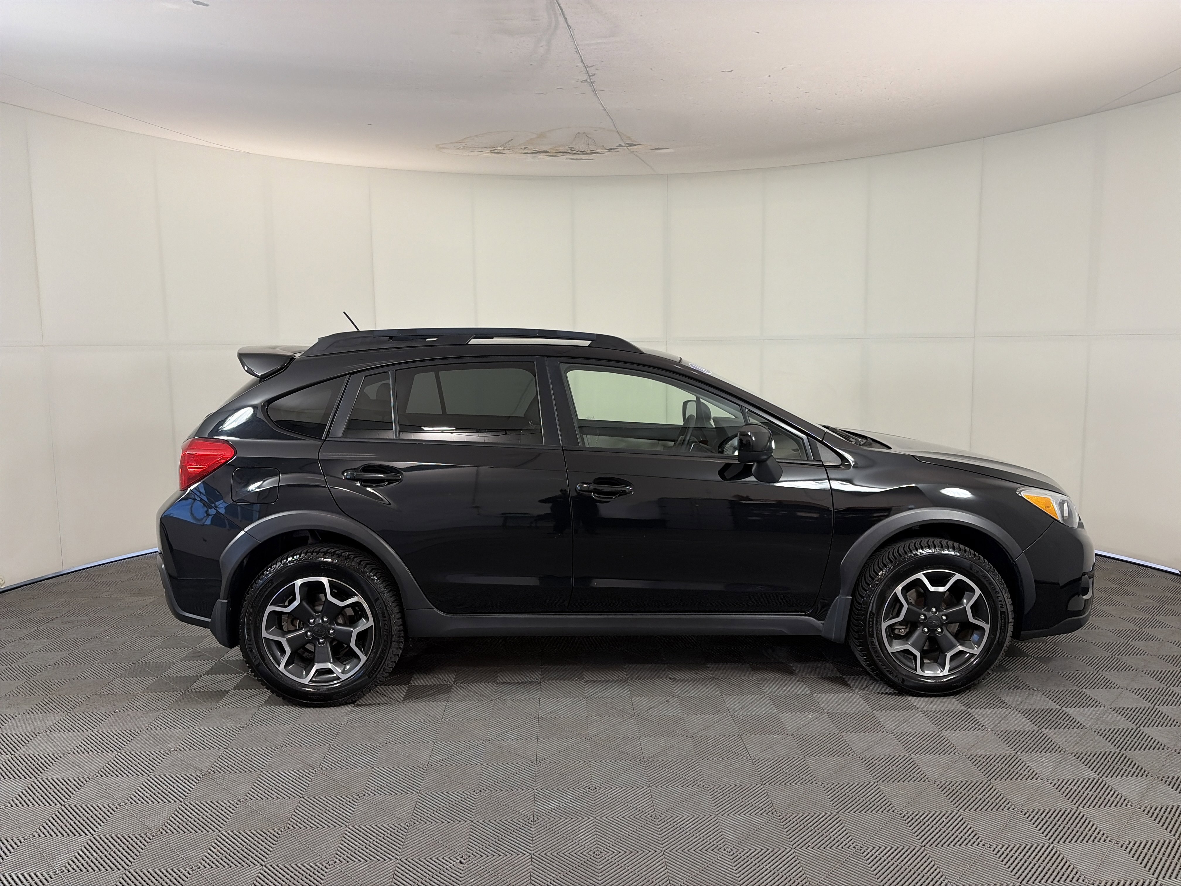 Used 2014 Subaru Crosstrek 2.0i Limited w/ Popular Package #2 image 4
