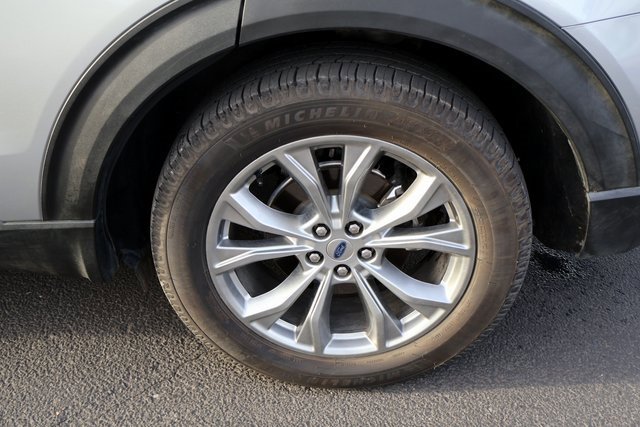 Certified 2022 Ford Explorer XLT w/ Equipment Group 202A image 18