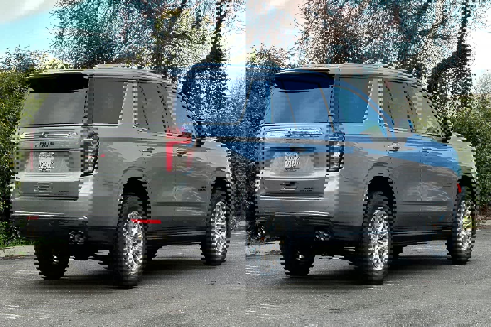 Used 2024 Chevrolet Tahoe Premier w/ Premium Package image 3