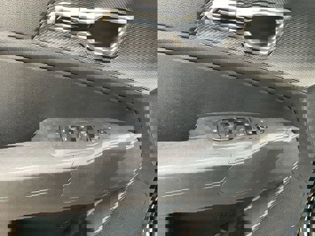 Used 2025 Kia Sportage LX image 18