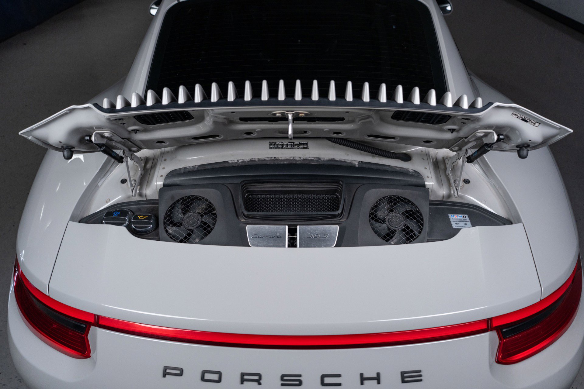 Used 2018 Porsche 911 Carrera 4S AWD/4WD image 13
