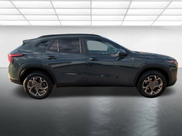 Certified 2025 Chevrolet Trax LT image 25